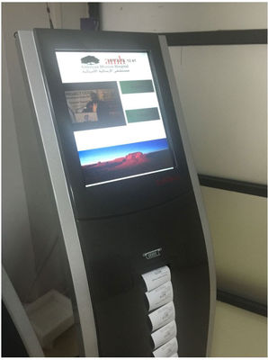 Completa todo em um 17 polegadas touch screen dispensador de bilhetes sistema de fila hospitalar